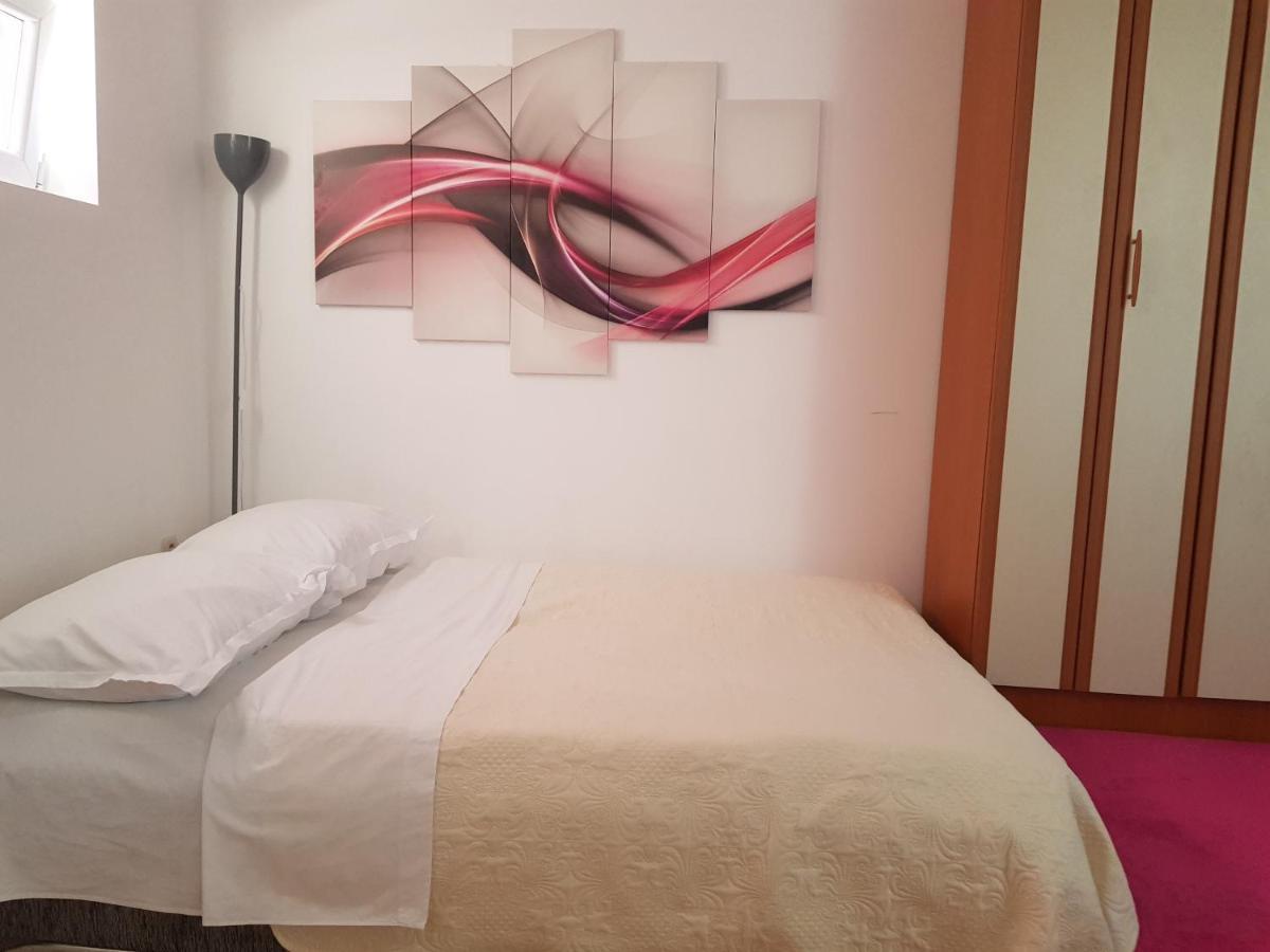 Apartment Milena Omis Bagian luar foto